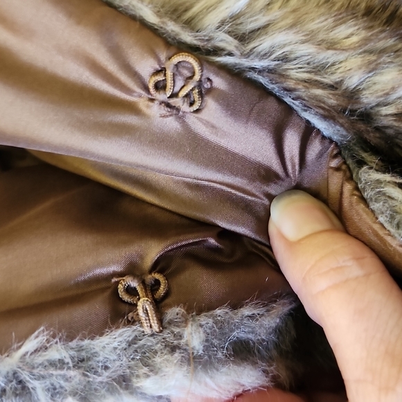 Foreign Exchange Faux Fur sleeveless vest - Picture 4 of 5